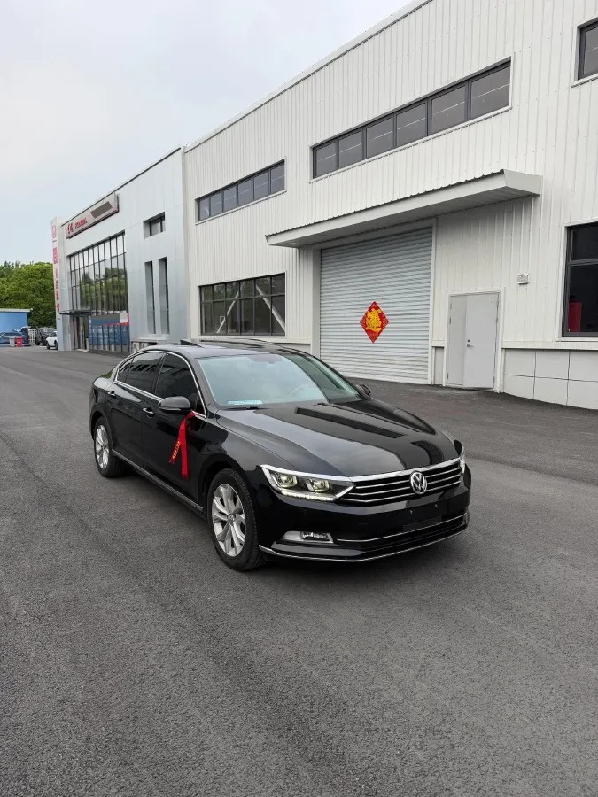 2018 Volkswagen Magotan 1.8T 180HP L4 7DCT,autocango,china used car exporter,china ev exporter,chinese used car exporter,chinese used ev exporter