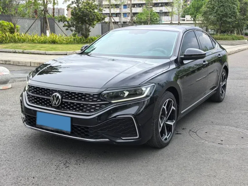 2024 Volkswagen Passat 2.0T 186HP L4 7DCT,autocango,china used car exporter,china ev exporter,chinese used car exporter,chinese used ev exporter