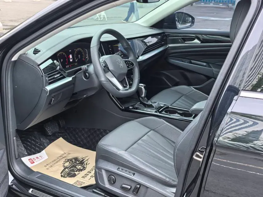 2024 Volkswagen Passat 2.0T 186HP L4 7DCT,autocango,china used car exporter,china ev exporter,chinese used car exporter,chinese used ev exporter