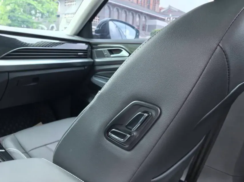 2024 Volkswagen Passat 2.0T 186HP L4 7DCT,autocango,china used car exporter,china ev exporter,chinese used car exporter,chinese used ev exporter