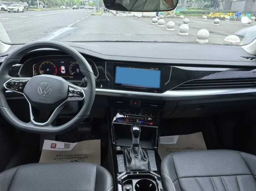 2024 Volkswagen Passat 2.0T 186HP L4 7DCT,autocango,china used car exporter,china ev exporter,chinese used car exporter,chinese used ev exporter
