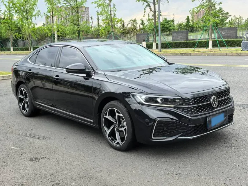 2024 Volkswagen Passat 2.0T 186HP L4 7DCT,autocango,china used car exporter,china ev exporter,chinese used car exporter,chinese used ev exporter