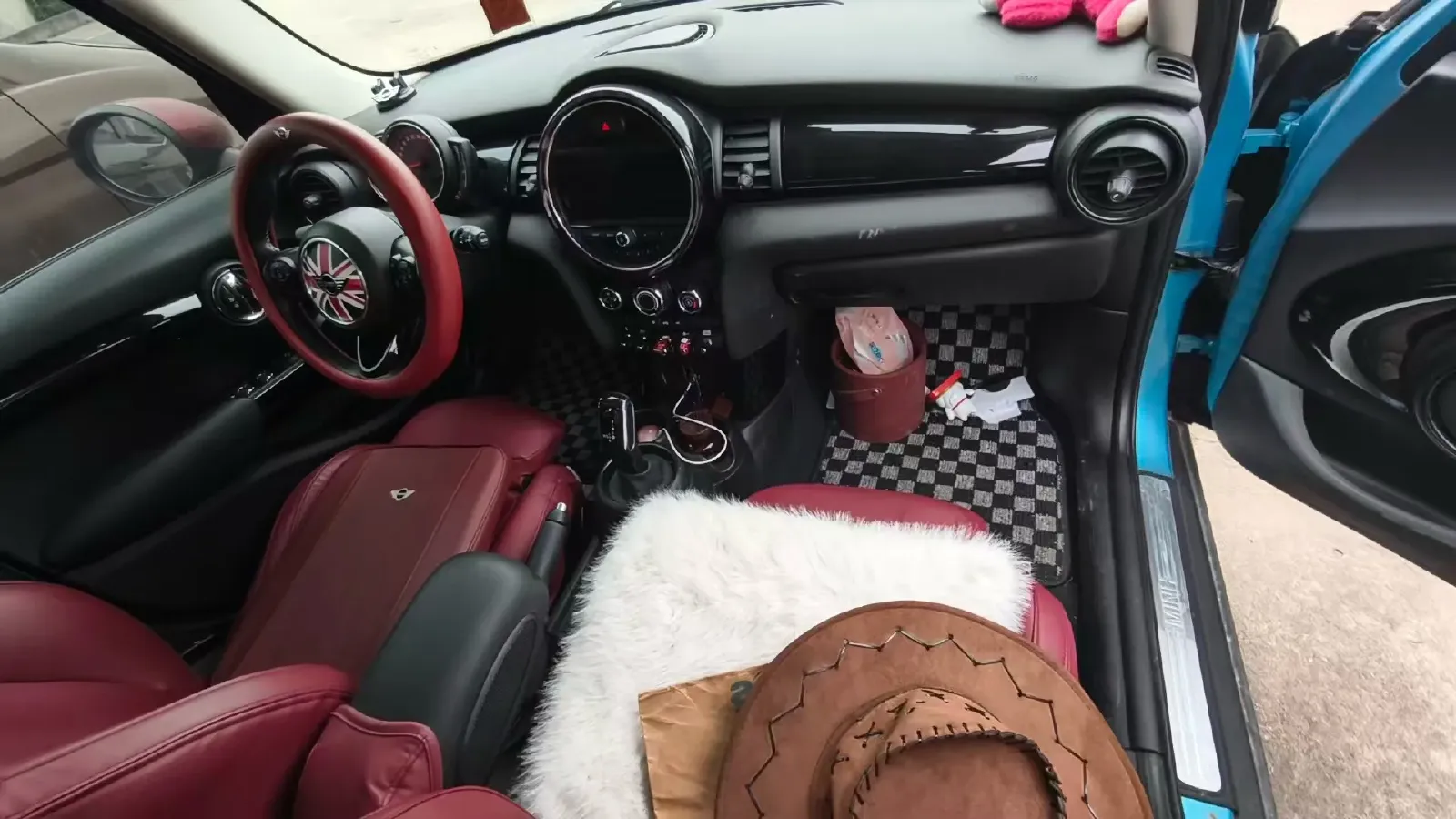 2019 MINI MINI 1.5T 136HP L3 7DCT,autocango,china used car exporter,china ev exporter,chinese used car exporter,chinese used ev exporter