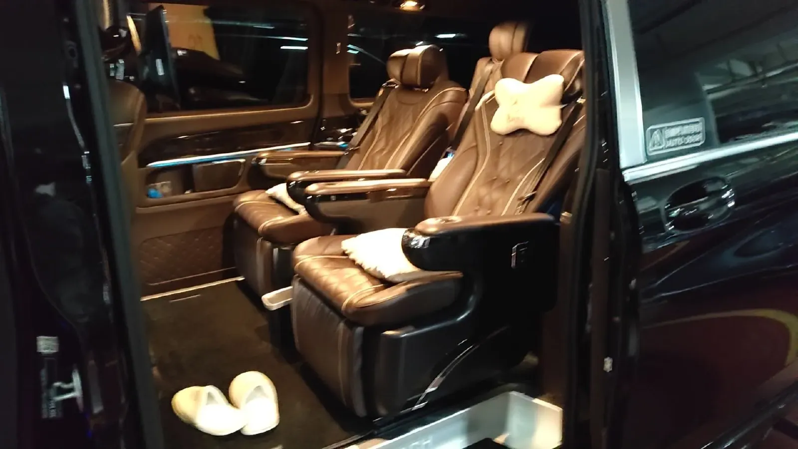 2018 Mercedes-Benz V Class 2.0T 211HP L4 7AT,autocango,china used car exporter,china ev exporter,chinese used car exporter,chinese used ev exporter