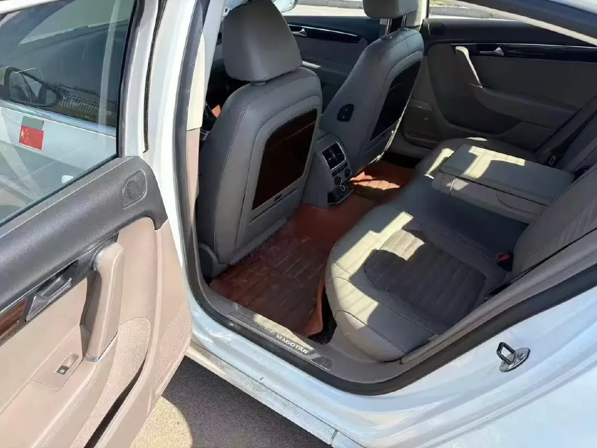 2015 Volkswagen Magotan 2.0T 200HP L4 6DCT,autocango,china used car exporter,china ev exporter,chinese used car exporter,chinese used ev exporter