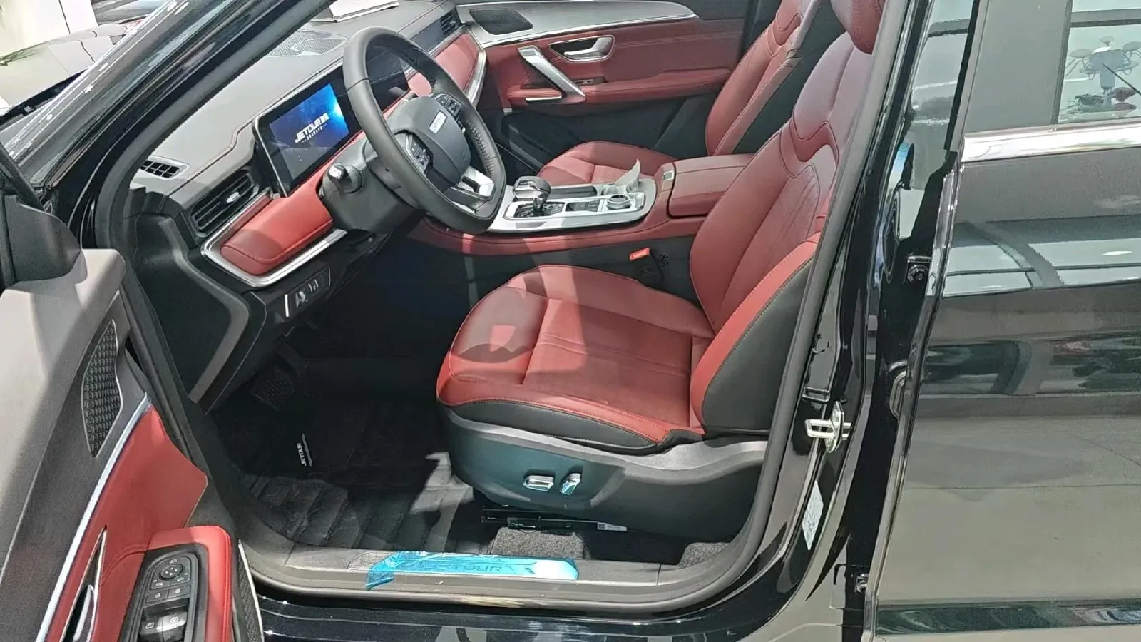 2025 Jetour X70 Plus 1.5T 156HP L4 6DCT,autocango,china used car exporter,china ev exporter,chinese used car exporter,chinese used ev exporter