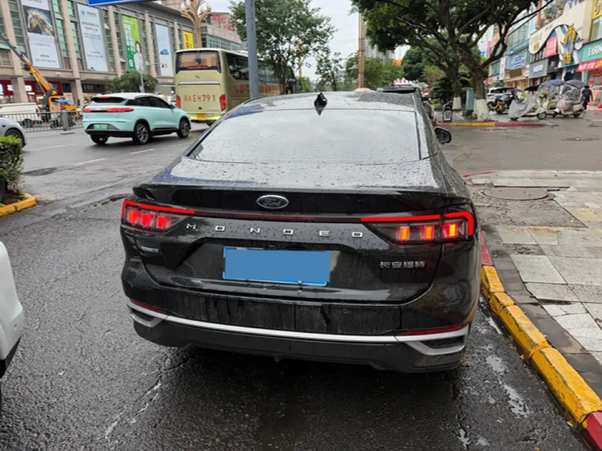 2022 Ford Mondeo 2.0T 238HP L4 8AT,autocango,china used car exporter,china ev exporter,chinese used car exporter,chinese used ev exporter