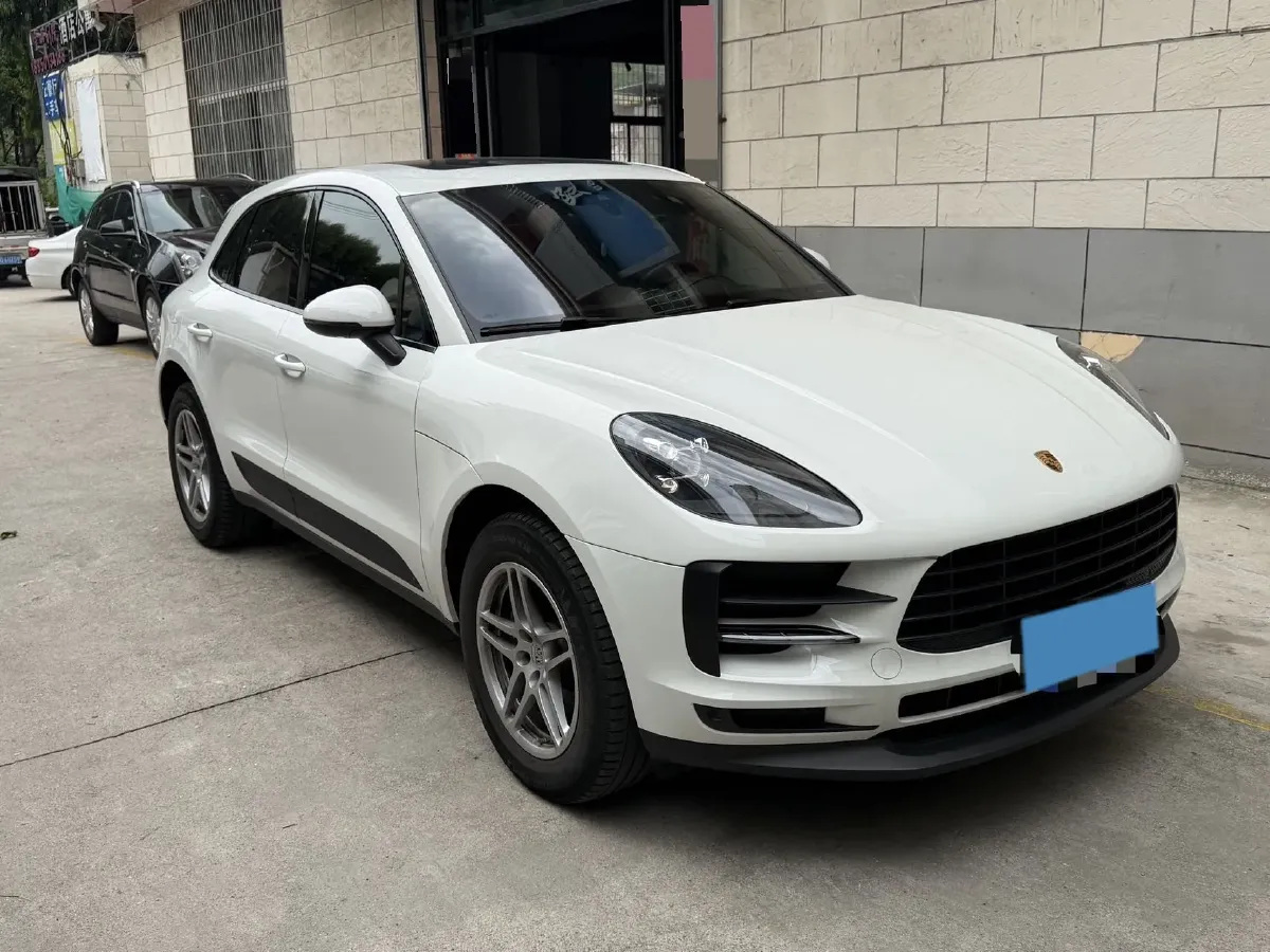 2021 Porsche Macan 2.0T 252HP L4 7DCT,autocango,china used car exporter,china ev exporter,chinese used car exporter,chinese used ev exporter