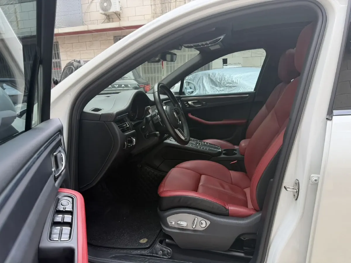 2021 Porsche Macan 2.0T 252HP L4 7DCT,autocango,china used car exporter,china ev exporter,chinese used car exporter,chinese used ev exporter