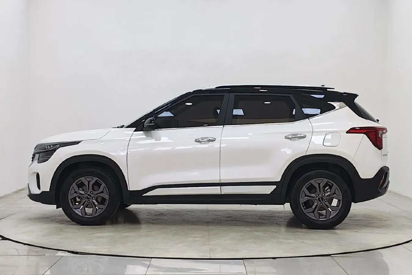 2023 Kia Seltos 1.5L 115HP L4 CVT,autocango,china used car exporter,china ev exporter,chinese used car exporter,chinese used ev exporter