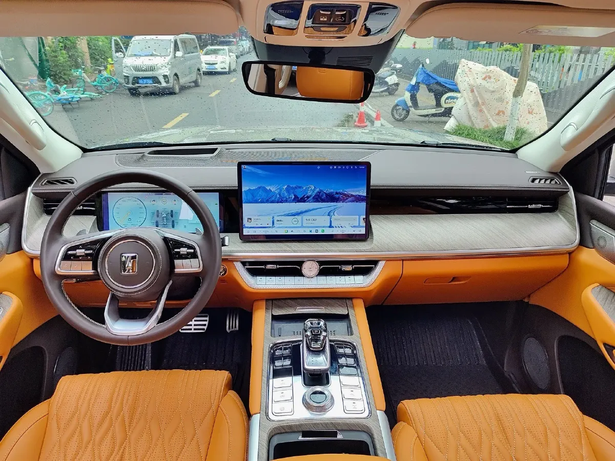 2023 Tank 500 2.0T 252HP L4 9AT PHEV 37.1KWH,autocango,china used car exporter,china ev exporter,chinese used car exporter,chinese used ev exporter