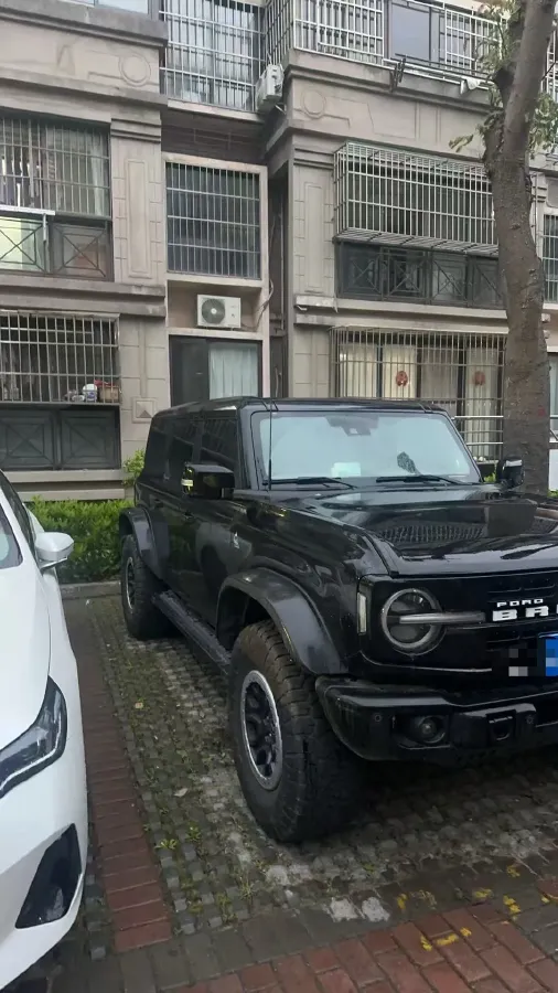 2024 Ford Bronco 2.3T 275HP L4 10AT,autocango,china used car exporter,china ev exporter,chinese used car exporter,chinese used ev exporter