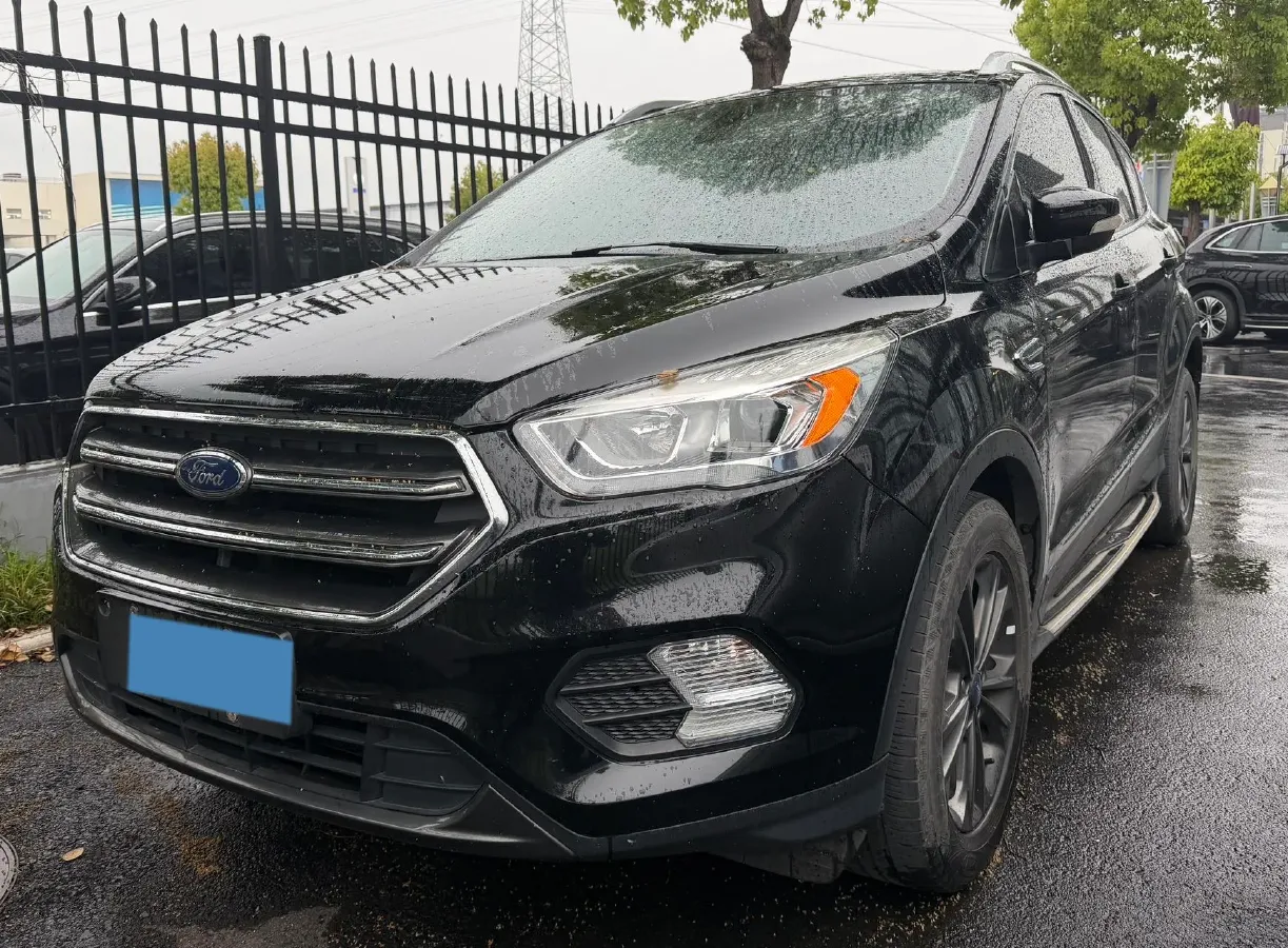 2019 Ford Kuga 1.5T 182HP L4 6AT,autocango,china used car exporter,china ev exporter,chinese used car exporter,chinese used ev exporter
