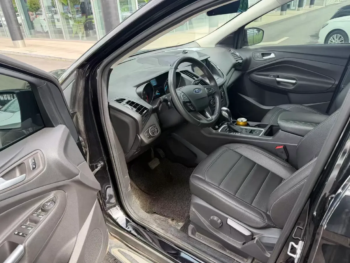 2019 Ford Kuga 1.5T 182HP L4 6AT,autocango,china used car exporter,china ev exporter,chinese used car exporter,chinese used ev exporter