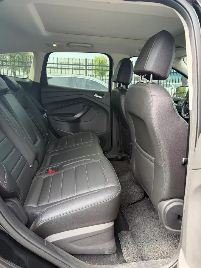 2019 Ford Kuga 1.5T 182HP L4 6AT,autocango,china used car exporter,china ev exporter,chinese used car exporter,chinese used ev exporter