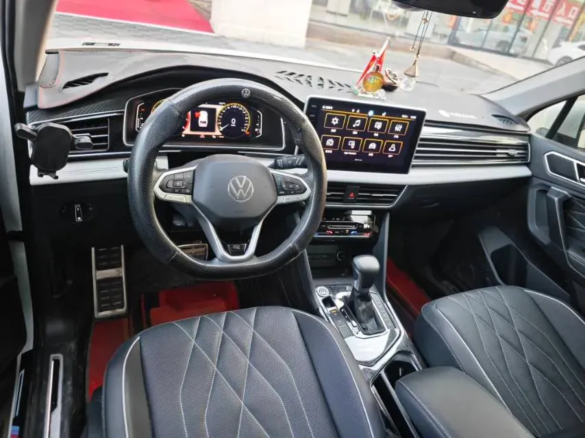 2024 Volkswagen Tiguan L 2.0T 186HP L4 7DCT,autocango,china used car exporter,china ev exporter,chinese used car exporter,chinese used ev exporter