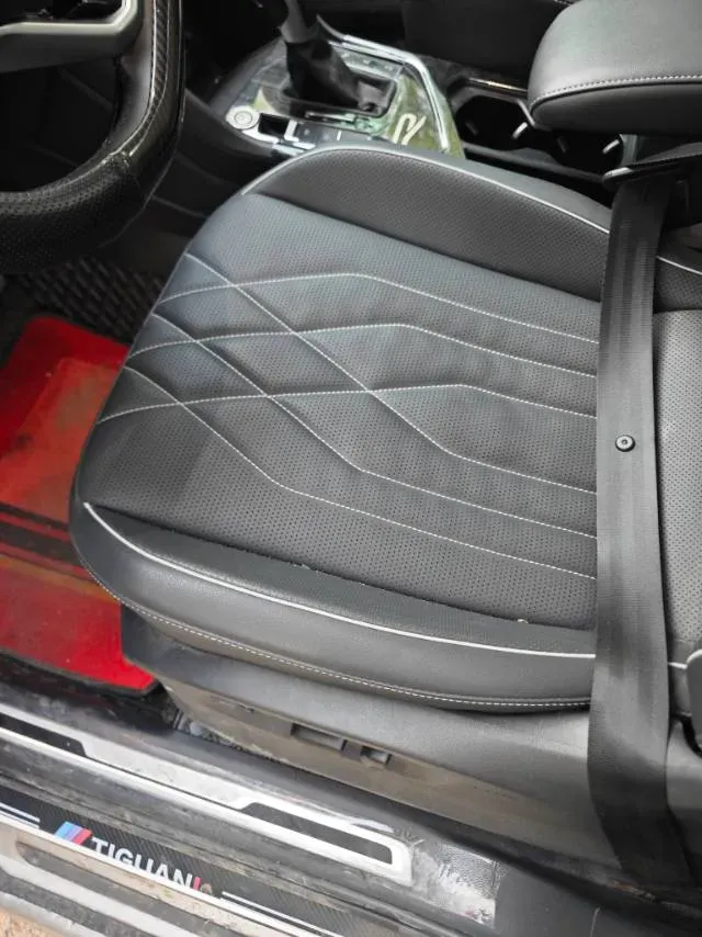 2024 Volkswagen Tiguan L 2.0T 186HP L4 7DCT,autocango,china used car exporter,china ev exporter,chinese used car exporter,chinese used ev exporter