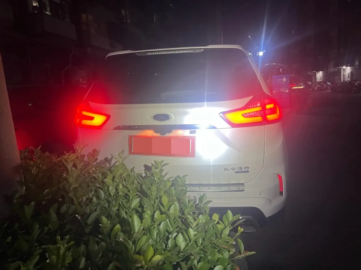 2020 Ford Edge 2.0T 245HP L4 8AT,autocango,china used car exporter,china ev exporter,chinese used car exporter,chinese used ev exporter