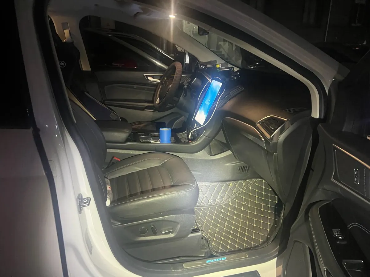 2020 Ford Edge 2.0T 245HP L4 8AT,autocango,china used car exporter,china ev exporter,chinese used car exporter,chinese used ev exporter