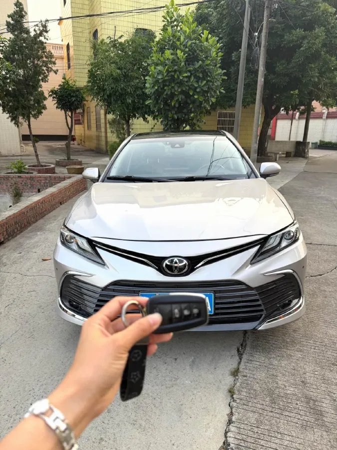 2021 Toyota Camry 2.5L 209HP L4 8AT,autocango,china used car exporter,china ev exporter,chinese used car exporter,chinese used ev exporter