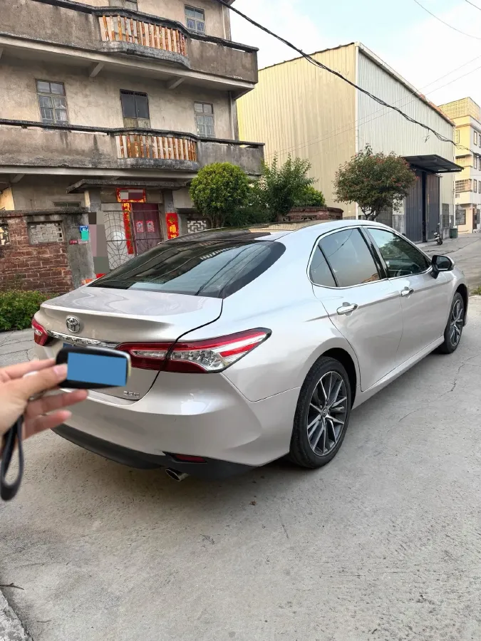 2021 Toyota Camry 2.5L 209HP L4 8AT,autocango,china used car exporter,china ev exporter,chinese used car exporter,chinese used ev exporter
