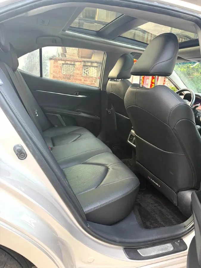 2021 Toyota Camry 2.5L 209HP L4 8AT,autocango,china used car exporter,china ev exporter,chinese used car exporter,chinese used ev exporter