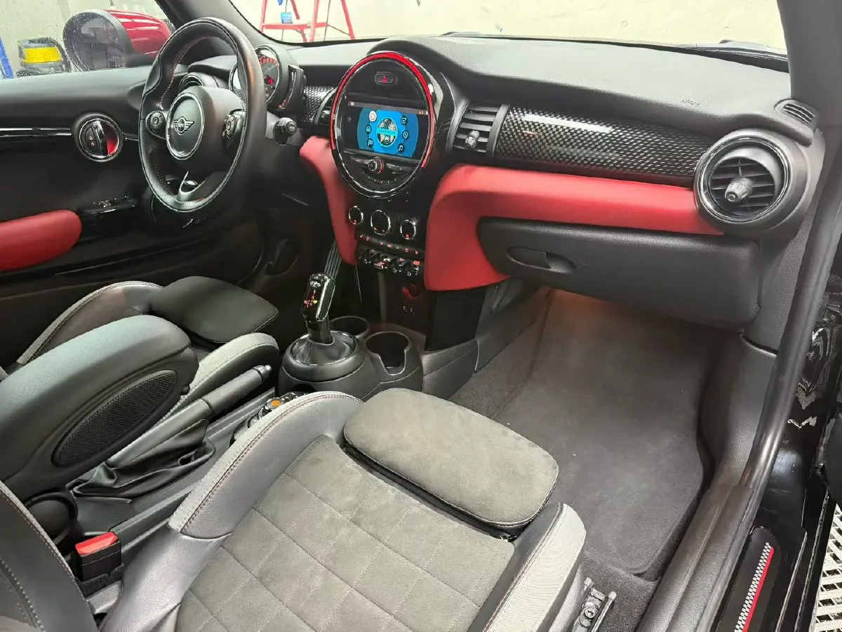 2020 MINI JCW 2.0T 231HP L4 8AT,autocango,china used car exporter,china ev exporter,chinese used car exporter,chinese used ev exporter