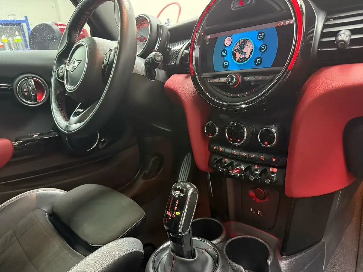 2020 MINI JCW 2.0T 231HP L4 8AT,autocango,china used car exporter,china ev exporter,chinese used car exporter,chinese used ev exporter