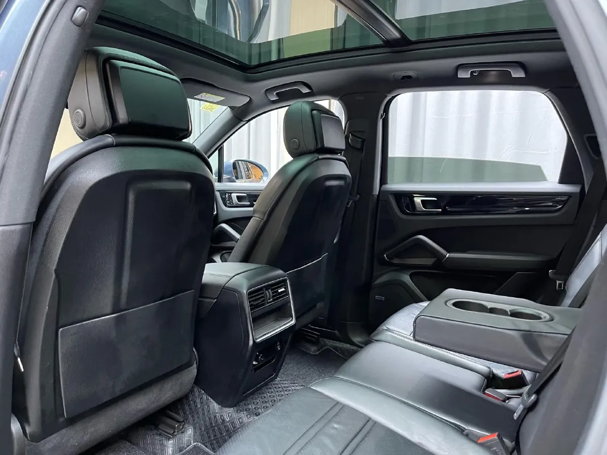 2018 Land Rover Range Rover Velar 3.0T 380HP V6 8AT,autocango,china used car exporter,china ev exporter,chinese used car exporter,chinese used ev exporter