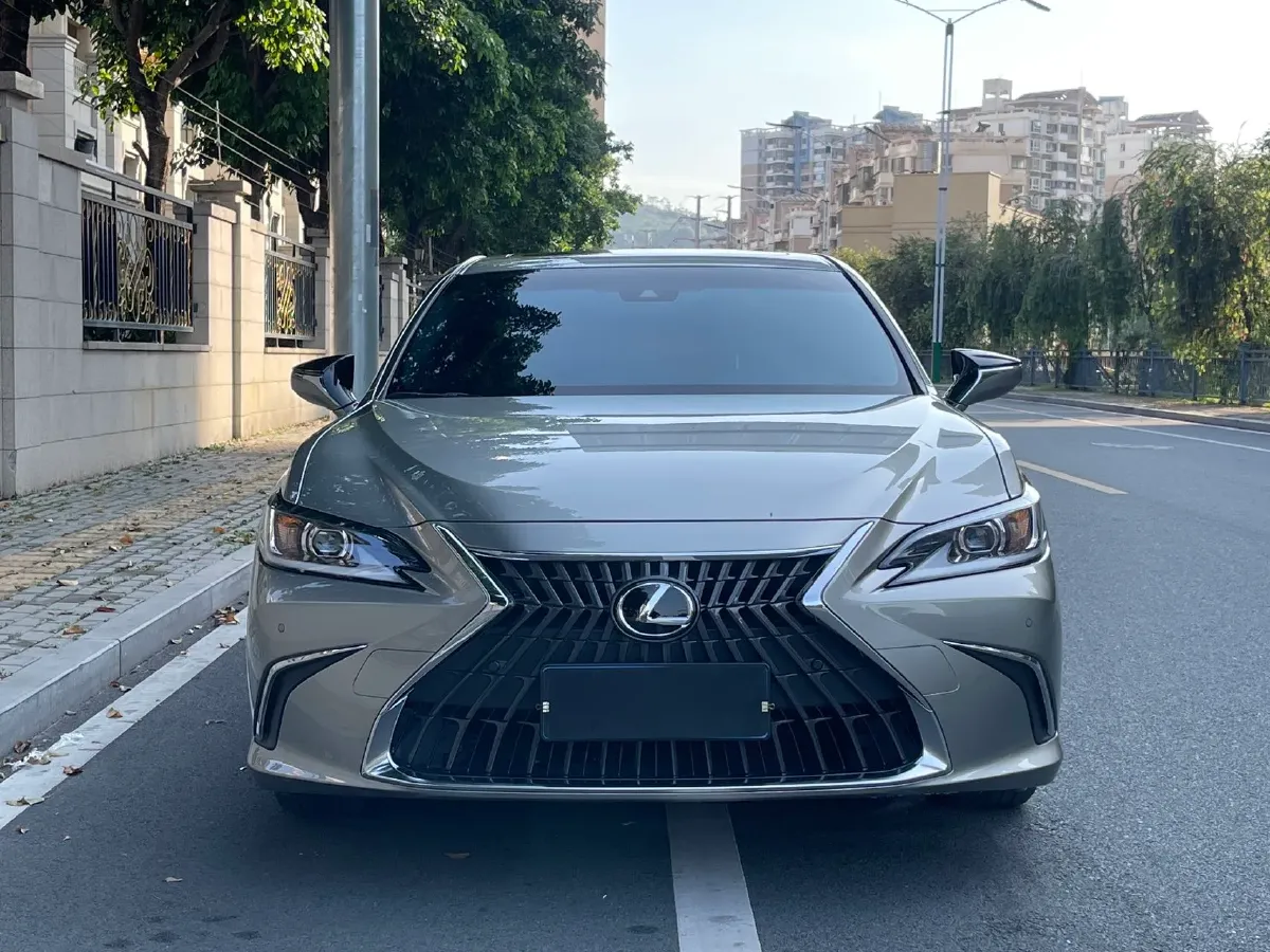 2024 Lexus ES 2.0L 173HP L4 CVT,autocango,china used car exporter,china ev exporter,chinese used car exporter,chinese used ev exporter