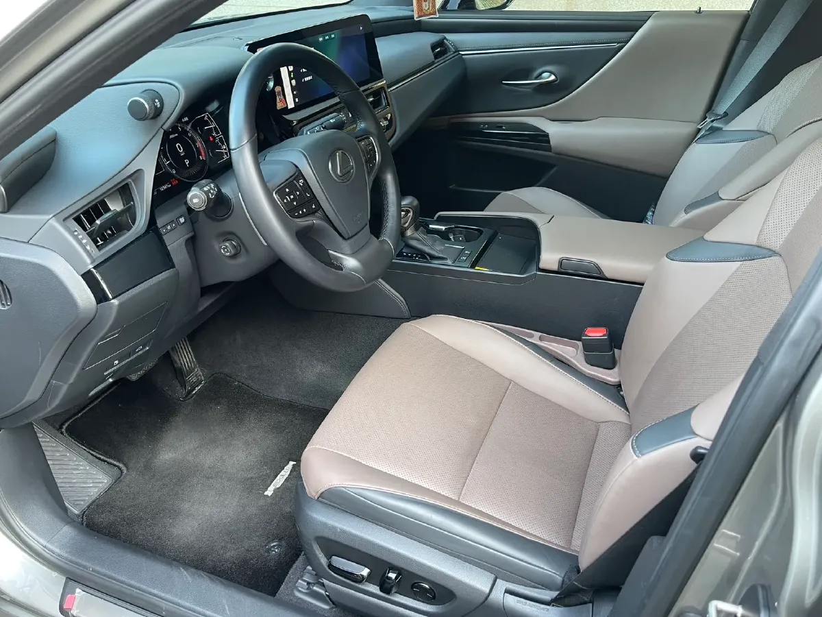 2024 Lexus ES 2.0L 173HP L4 CVT,autocango,china used car exporter,china ev exporter,chinese used car exporter,chinese used ev exporter