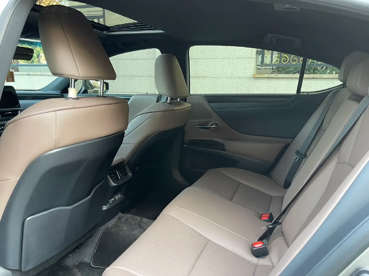 2024 Lexus ES 2.0L 173HP L4 CVT,autocango,china used car exporter,china ev exporter,chinese used car exporter,chinese used ev exporter