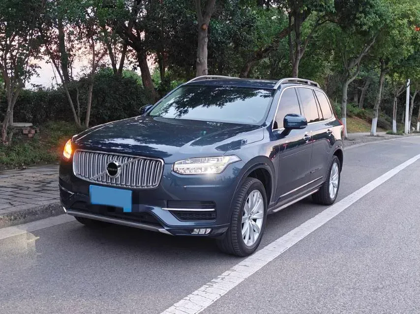 2018 Volvo XC90 2.0T 254HP L4 8AT,autocango,china used car exporter,china ev exporter,chinese used car exporter,chinese used ev exporter