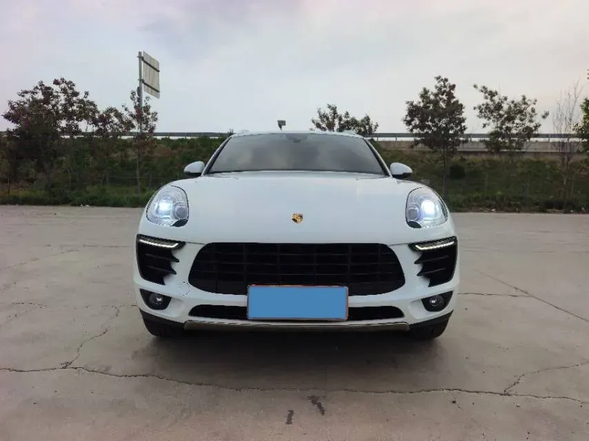 2017 YuTong T7 6.0L 316HP V8 6AT,autocango,china used car exporter,china ev exporter,chinese used car exporter,chinese used ev exporter