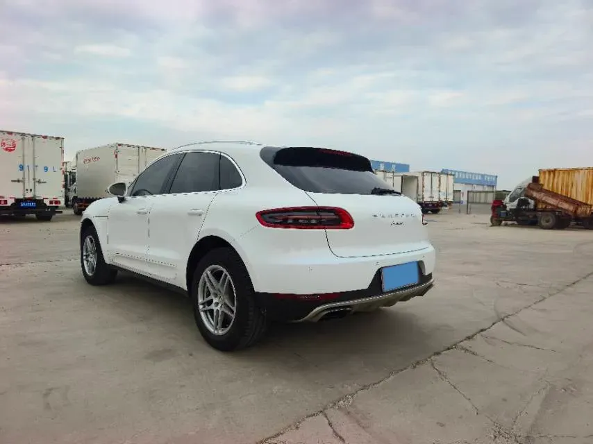 2017 YuTong T7 6.0L 316HP V8 6AT,autocango,china used car exporter,china ev exporter,chinese used car exporter,chinese used ev exporter