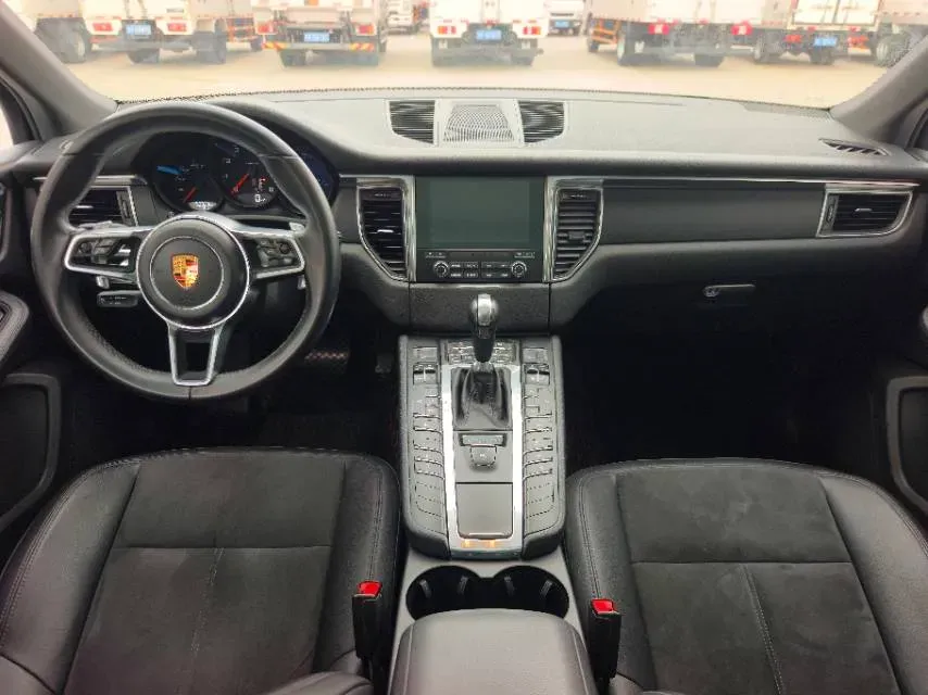 2017 YuTong T7 6.0L 316HP V8 6AT,autocango,china used car exporter,china ev exporter,chinese used car exporter,chinese used ev exporter