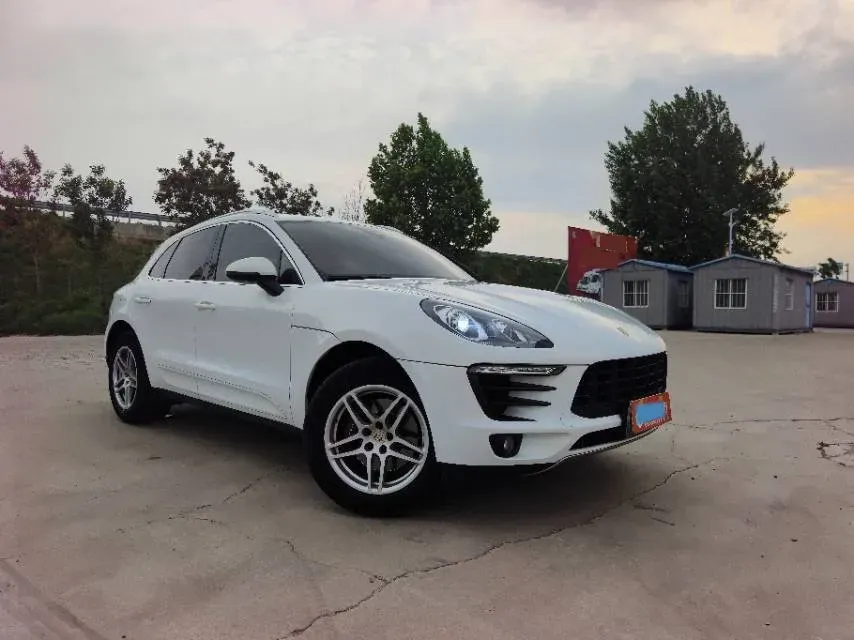 2017 YuTong T7 6.0L 316HP V8 6AT,autocango,china used car exporter,china ev exporter,chinese used car exporter,chinese used ev exporter