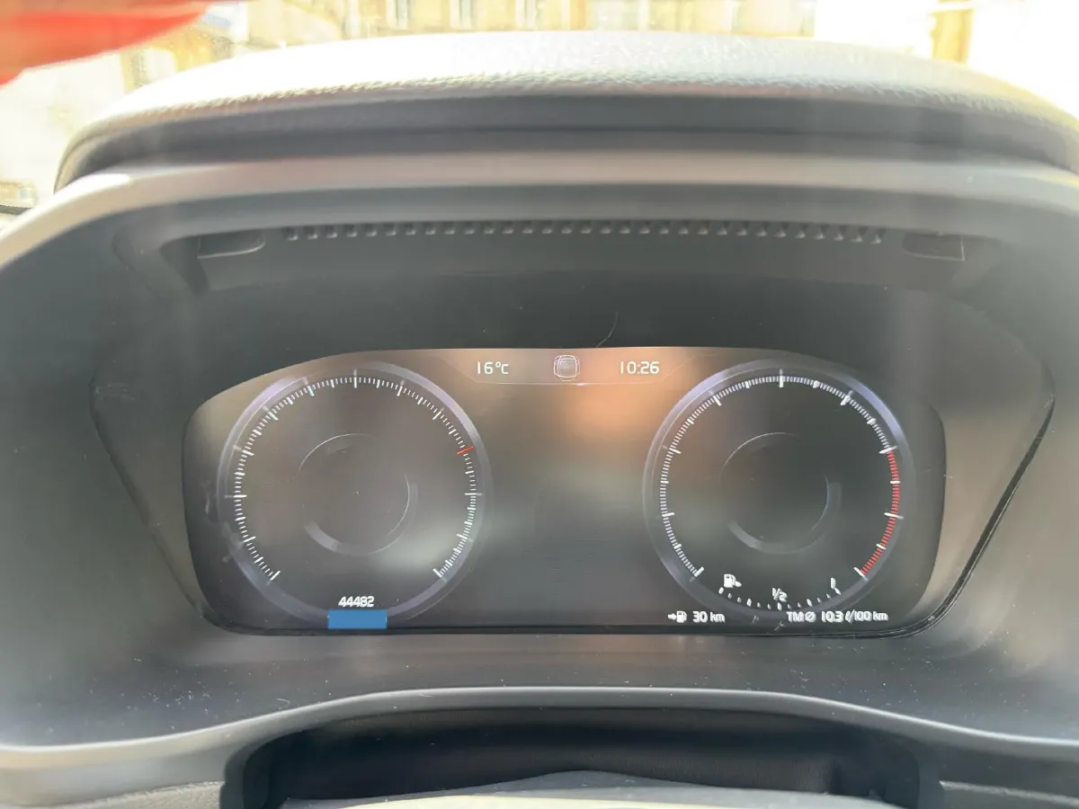 2021 Volvo XC40 2.0T 190HP L4 8AT,autocango,china used car exporter,china ev exporter,chinese used car exporter,chinese used ev exporter