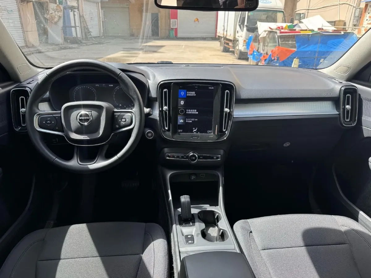 2021 Volvo XC40 2.0T 190HP L4 8AT,autocango,china used car exporter,china ev exporter,chinese used car exporter,chinese used ev exporter
