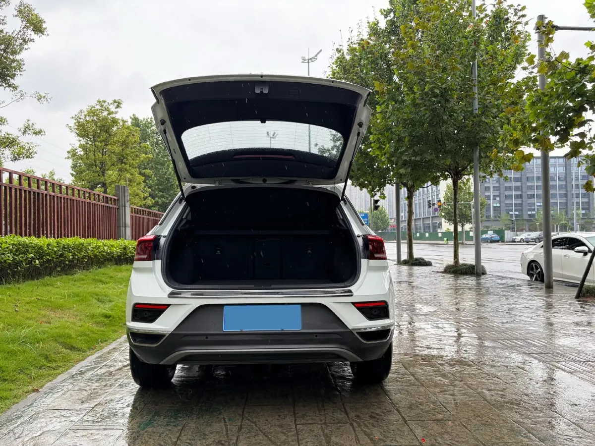 2020 Volkswagen T-Roc 1.4T 131HP L4 7DCT,autocango,china used car exporter,china ev exporter,chinese used car exporter,chinese used ev exporter