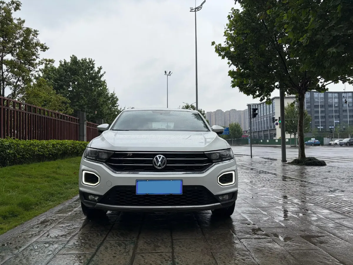 2020 Volkswagen T-Roc 1.4T 131HP L4 7DCT,autocango,china used car exporter,china ev exporter,chinese used car exporter,chinese used ev exporter