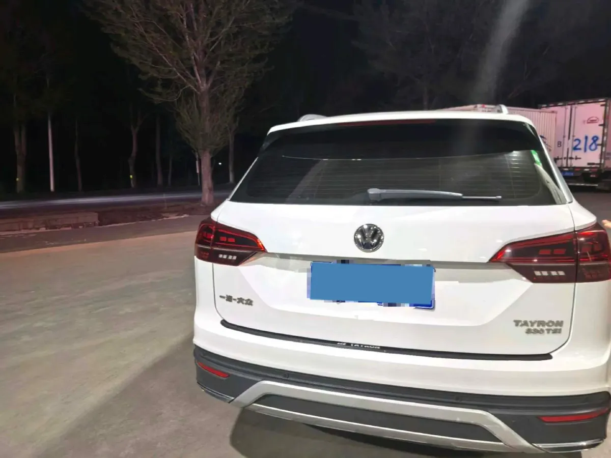 2019 Jeep Cherokee 2.0T 234HP L4 9AT,autocango,china used car exporter,china ev exporter,chinese used car exporter,chinese used ev exporter