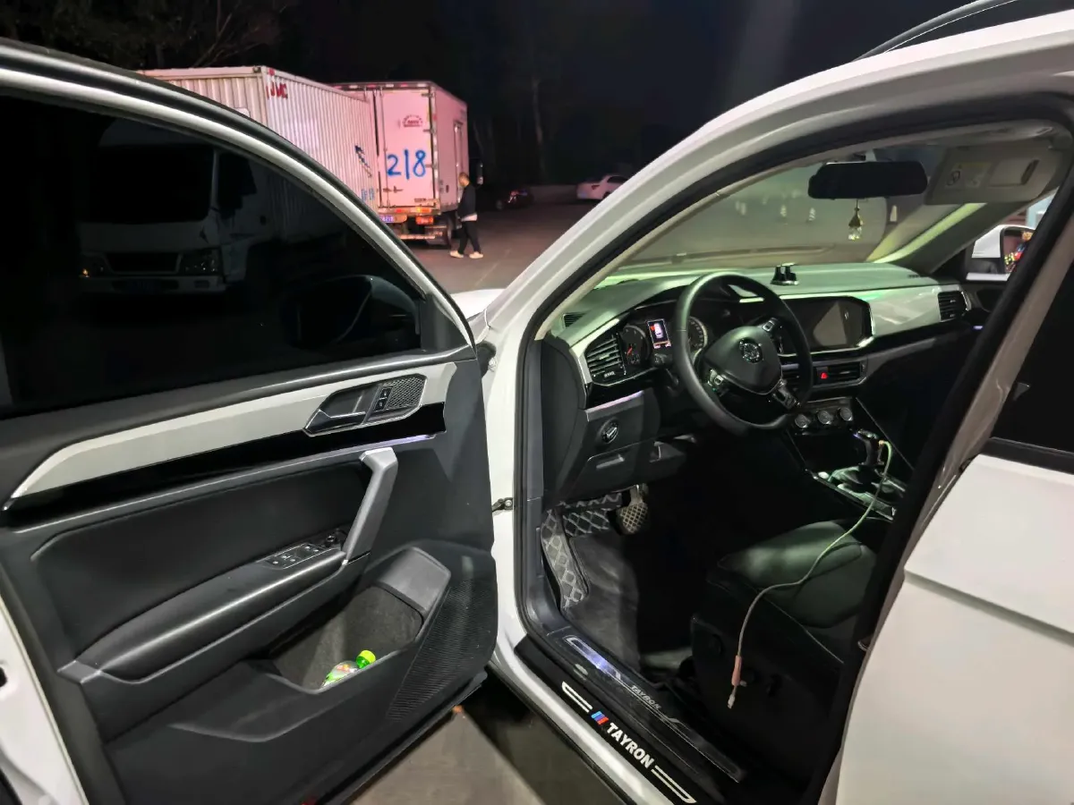 2019 Jeep Cherokee 2.0T 234HP L4 9AT,autocango,china used car exporter,china ev exporter,chinese used car exporter,chinese used ev exporter