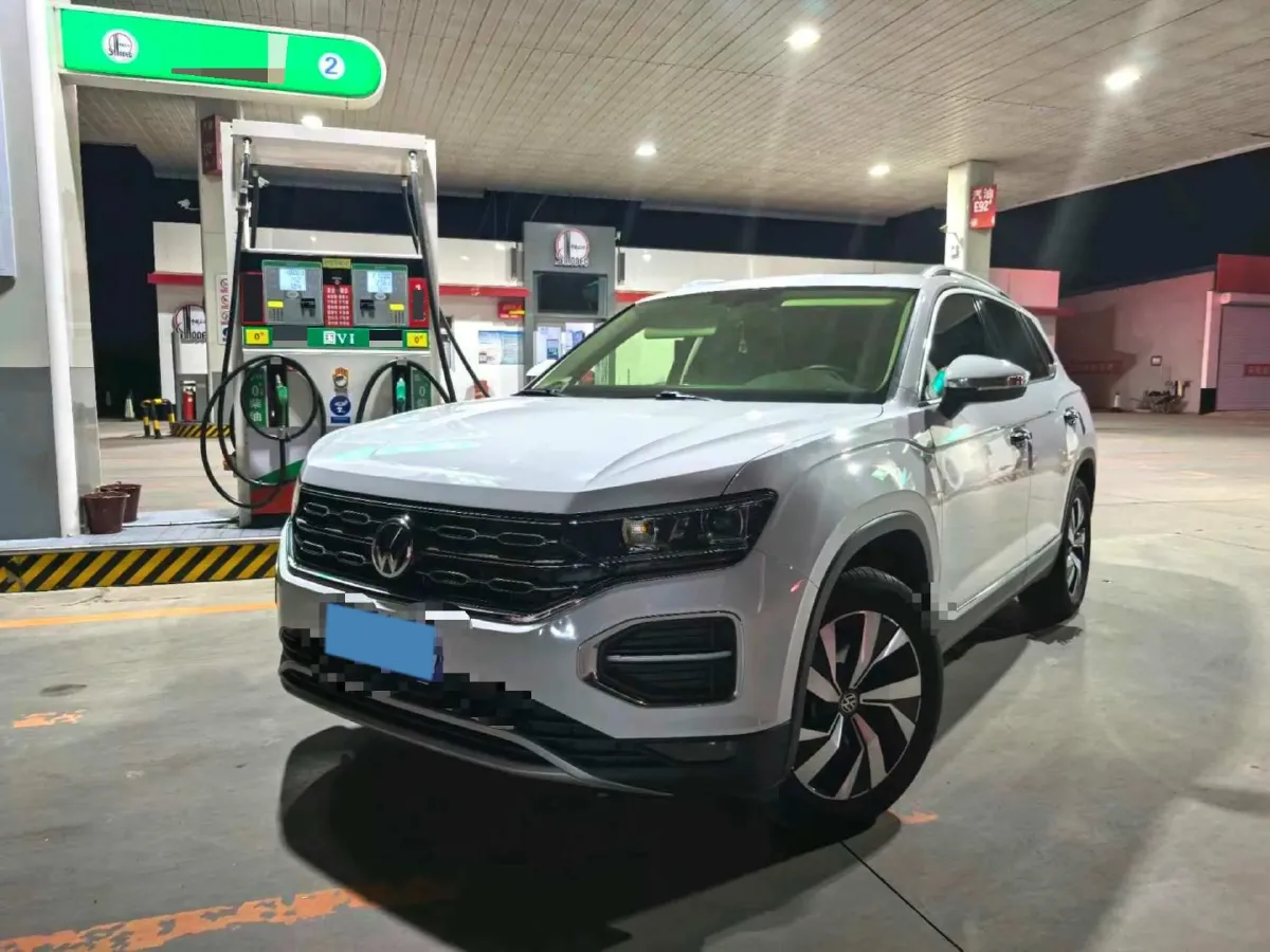 2019 Jeep Cherokee 2.0T 234HP L4 9AT,autocango,china used car exporter,china ev exporter,chinese used car exporter,chinese used ev exporter