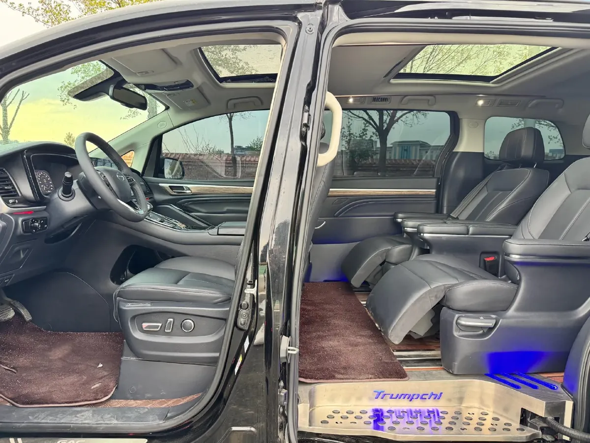 2021 GAC Trumpchi M8 2.0T 252HP L4 8AT,autocango,china used car exporter,china ev exporter,chinese used car exporter,chinese used ev exporter