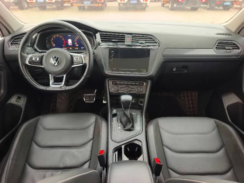 2021 Volkswagen Tiguan L 2.0T 186HP L4 7DCT,autocango,china used car exporter,china ev exporter,chinese used car exporter,chinese used ev exporter