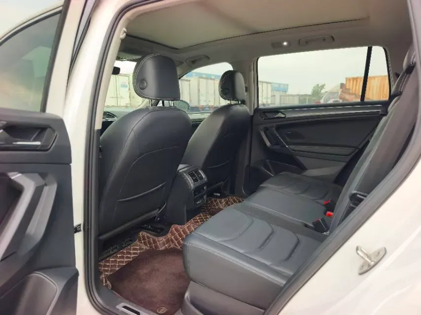 2021 Volkswagen Tiguan L 2.0T 186HP L4 7DCT,autocango,china used car exporter,china ev exporter,chinese used car exporter,chinese used ev exporter