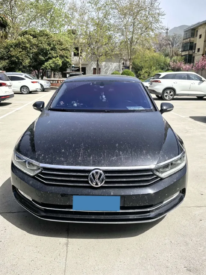 2018 Volkswagen Magotan 2.0T 220HP L4 7DCT,autocango,china used car exporter,china ev exporter,chinese used car exporter,chinese used ev exporter