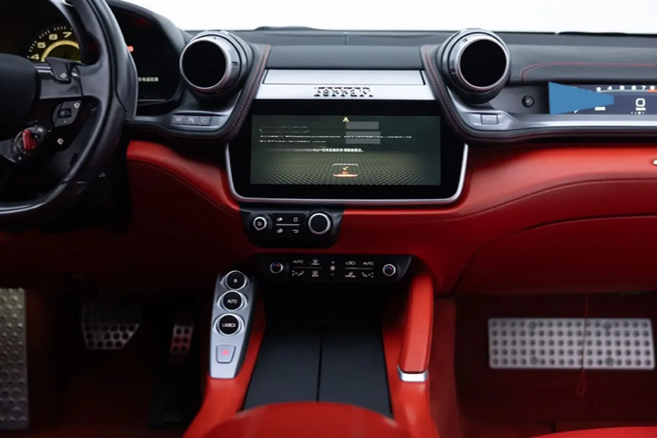 2017 Ferrari GTC4 Lusso 3.9T 609HP V8 7DCT,autocango,china used car exporter,china ev exporter,chinese used car exporter,chinese used ev exporter