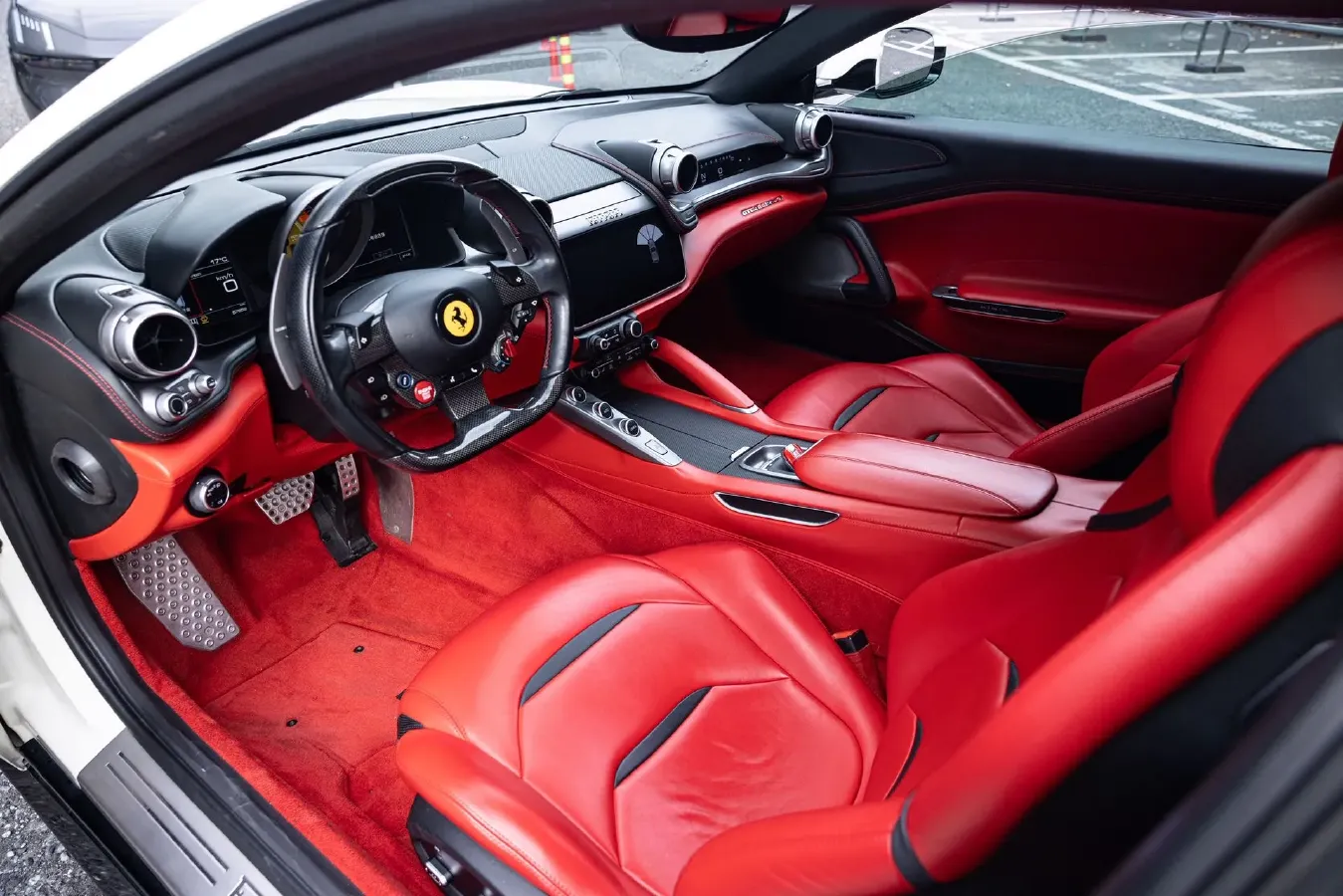 2017 Ferrari GTC4 Lusso 3.9T 609HP V8 7DCT,autocango,china used car exporter,china ev exporter,chinese used car exporter,chinese used ev exporter